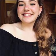 Graduada en psicología y hablante nativa de inglés